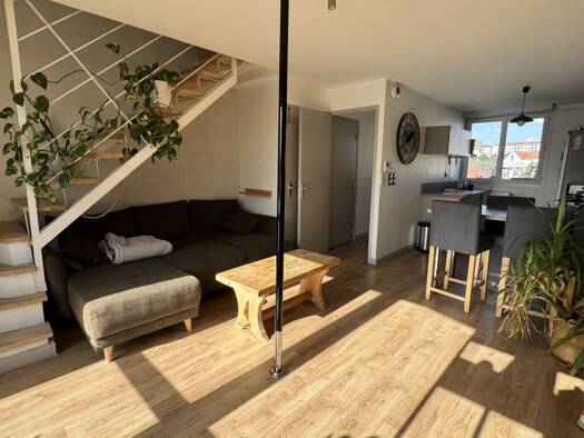 Appartement à vendre 235 000 € 3 pièces 2 chambres 56 m² 4ème étage Lyon 8ème arrondissement 69008