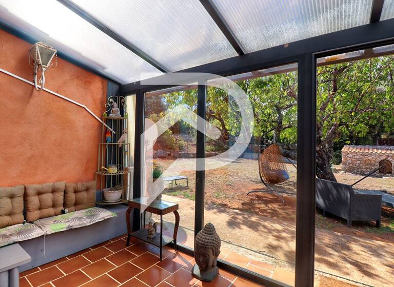Maison de plain-pied à vendre 349 900 € 4 pièces 3<br/>chambres 116 m²<br/>superficie 2 837 m²<br/>terrain Rians 83560