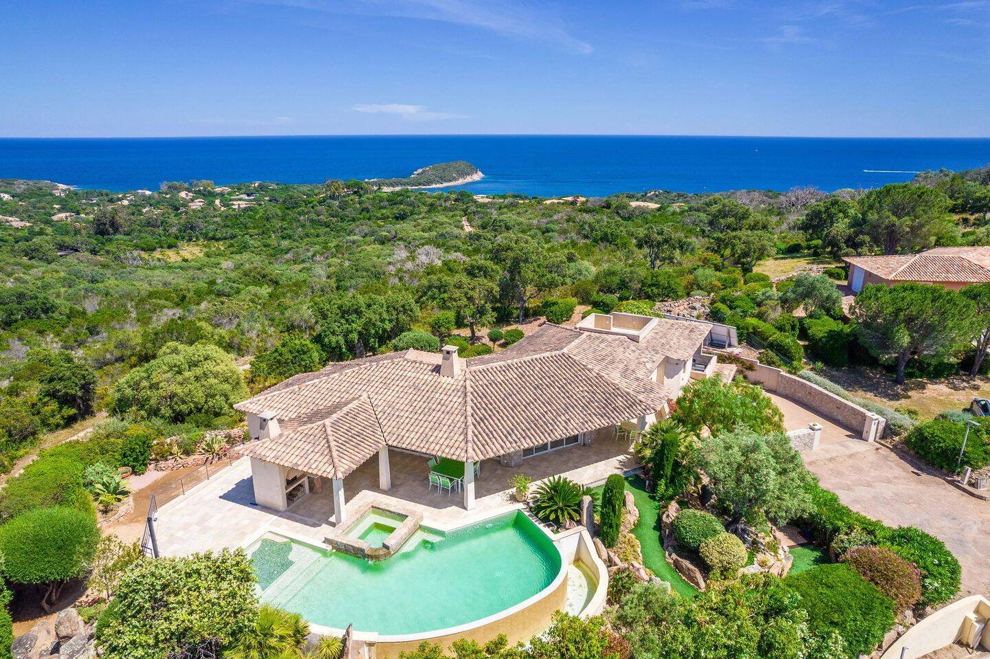 Maison 8 pièces 234 m² · à Zonza · 234 m² · 2 480 000 €