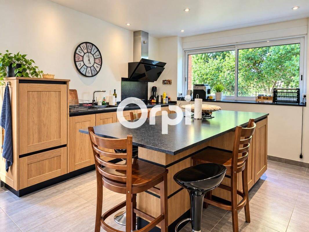 Maison 5 pièces 190 m² · à Oloron-Sainte-Marie · 190 m² · 239 500 €