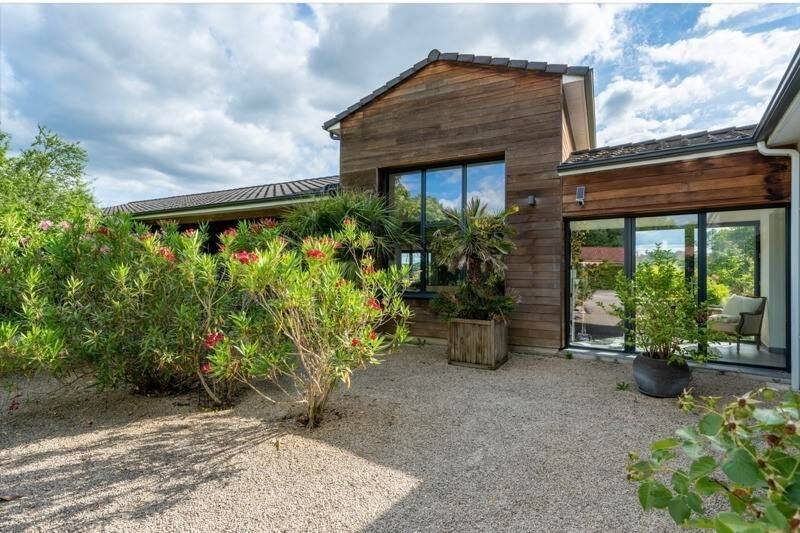 Maison 8 pièces 242 m² · à Auriac-du-Périgord · 242 m² · 775 000 €