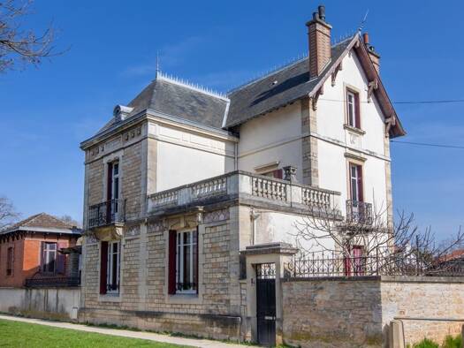 Maison à vendre 1 090 000 € 8 pièces 230 m² 868 m² de terrain Carrousel Dijon 21000
