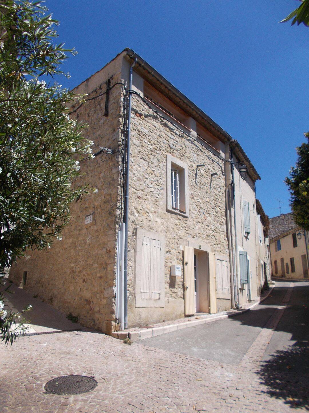 Maison 4 pièces 90 m² · à Beaumont-de-Pertuis · 90 m² · 800 €