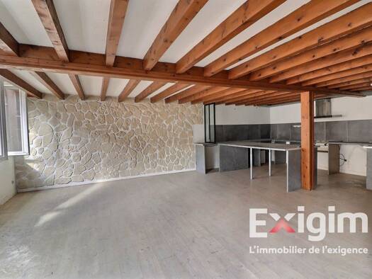 Duplex à vendre 99 000 € 5 pièces 3 chambres 137 m² Étage 1/2 Romans-sur-Isère 26100