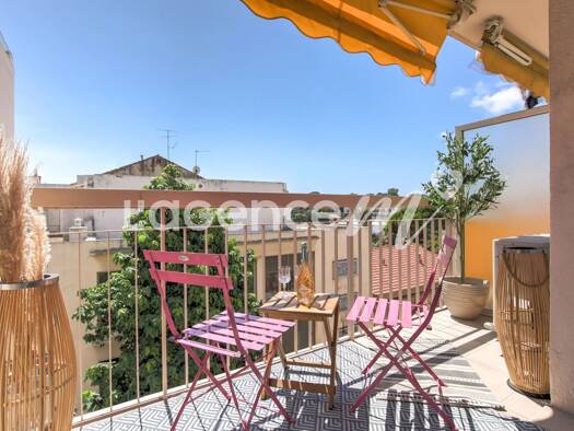 Appartement à vendre 299 000 € 3 pièces 2 chambres 75,93 m² Étage 4/1 Centre Ville Antibes 06600