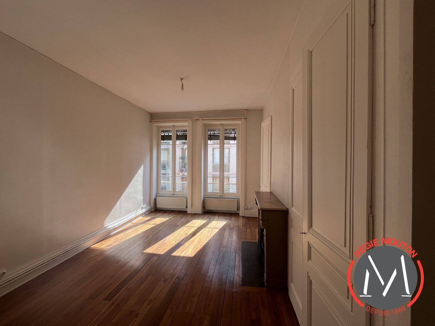 2 pièces 78 m² · à Villeurbanne · 77,5 m² · 970 €