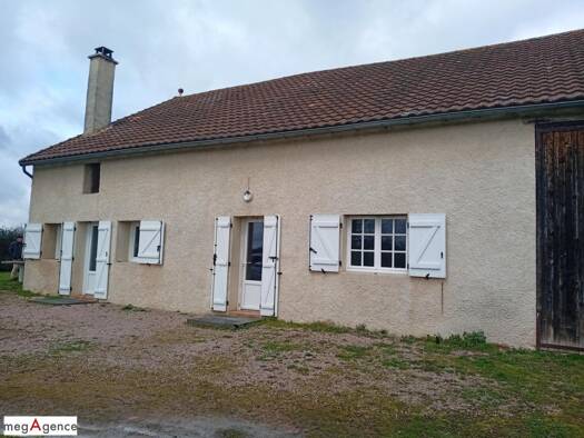 Ferme à vendre 147 000 € 3 pièces 2 chambres 74 m² 3 782 m² de terrain Périgny 03120