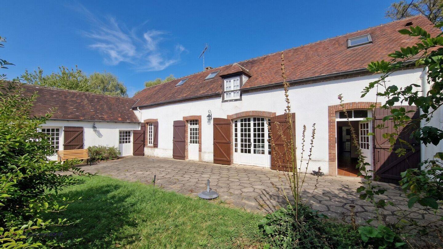 Maison 5 pièces 178 m² · à Épernon · 178,4 m² · 369 000 €