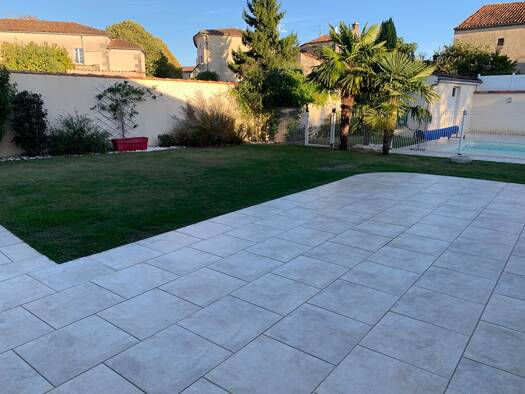 Maison de plain-pied à vendre 307 000 € 5 pièces 3 chambres 162 m² Sigogne 16200