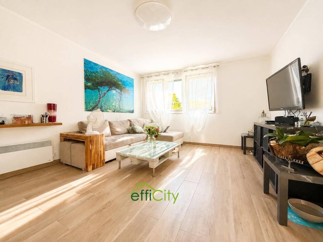 Appartement 7 pièces 128 m² · à Marseille 10ème Arrondissement · 128 m² · 345 000 €
