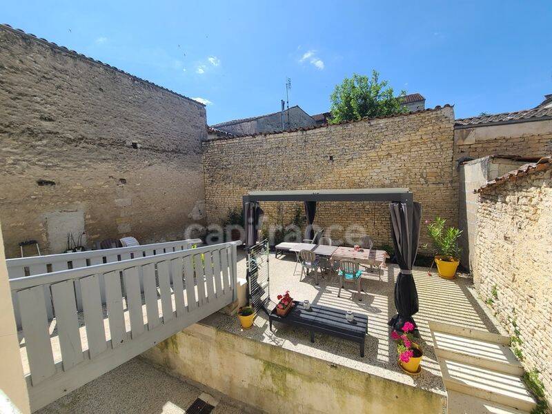 Maison 5 pièces 190 m² · à Matha · 190 m² · 292 000 €