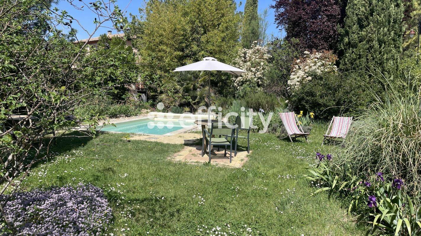 Maison 9 pièces 230 m² · à Roussillon · 230 m² · 800 000 €