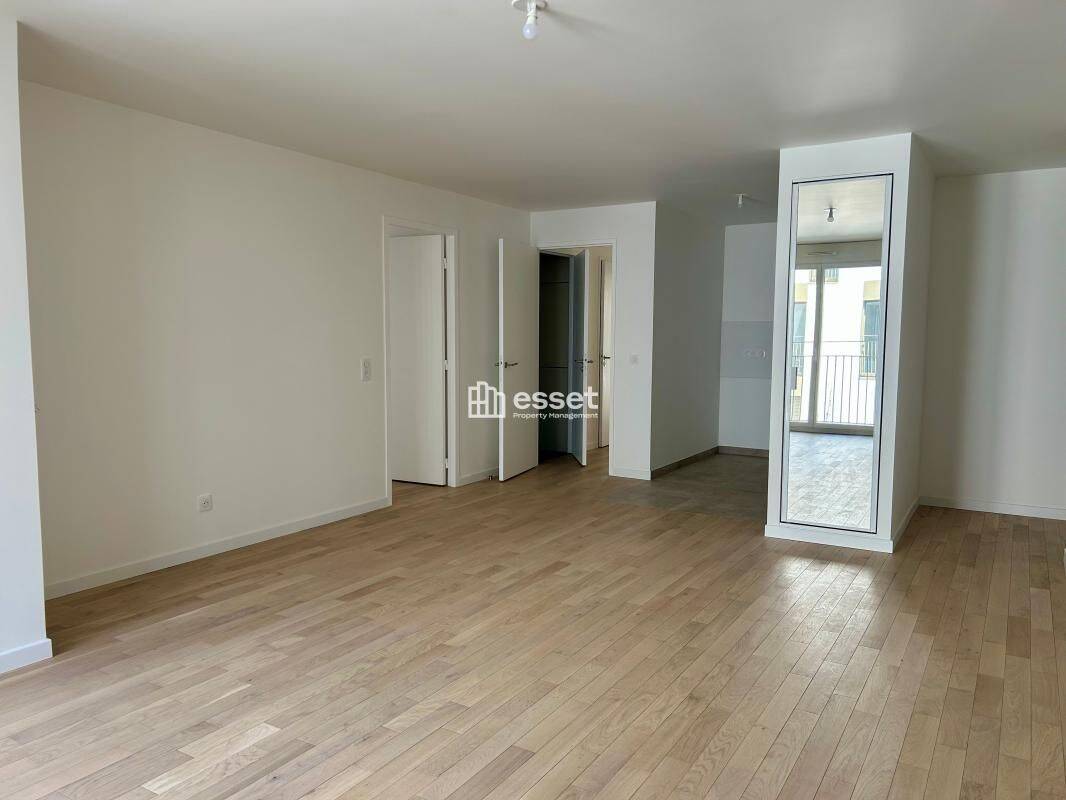 Appartement 4 pièces 81 m² · à Courbevoie · 80,5 m² · 1 990 €/mois