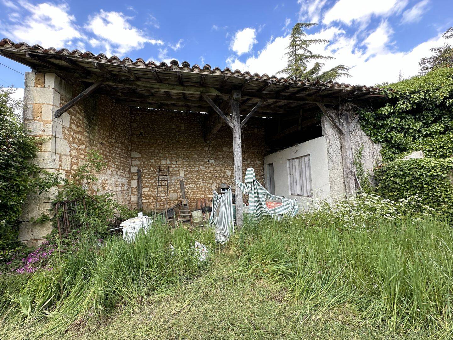 Maison 5 pièces 70 m² · à Bazac · 70 m² · 78 500 €