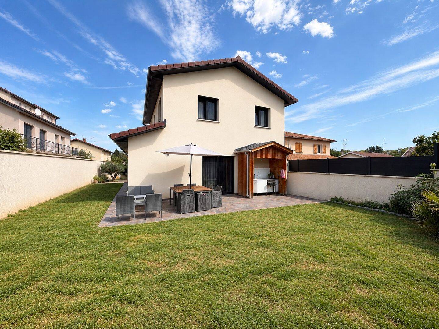 Maison 6 pièces 110 m² · à Pont-de-Chéruy · 110 m² · 389 000 €