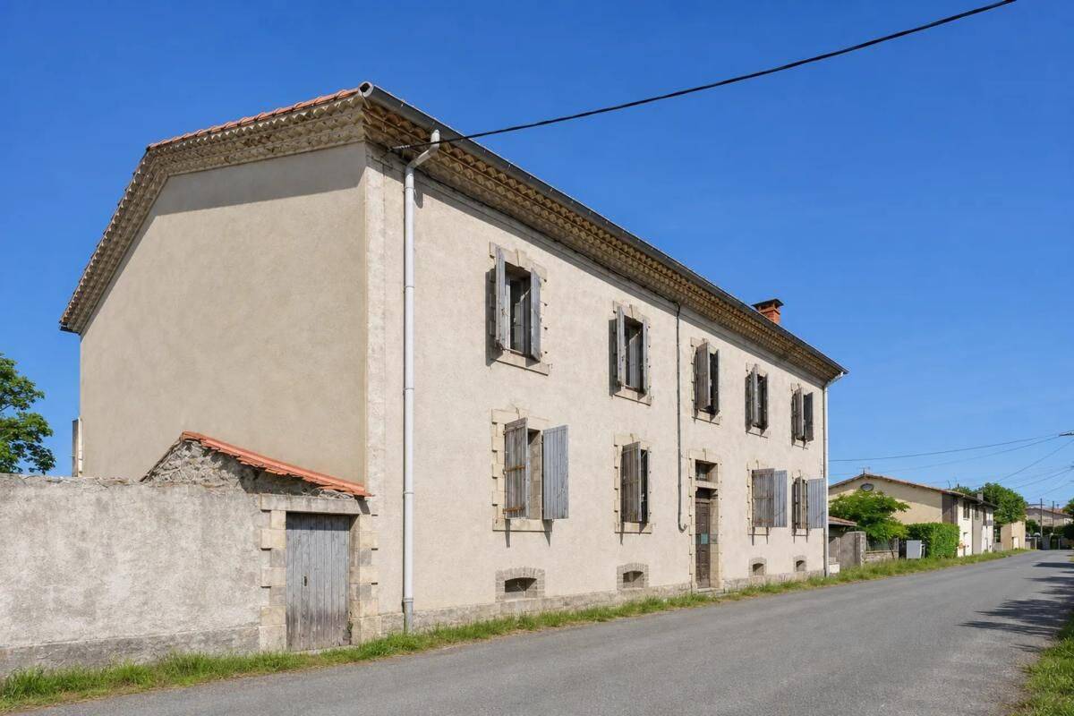 Appartement 12 pièces 250 m² · à Alès · 250 m² · 175 000 €