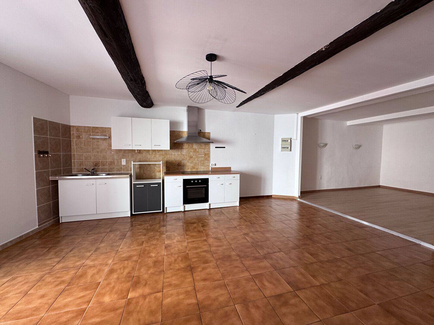 Appartement 4 pièces 107 m² · à La Palme · 106,9 m² · 670 €
