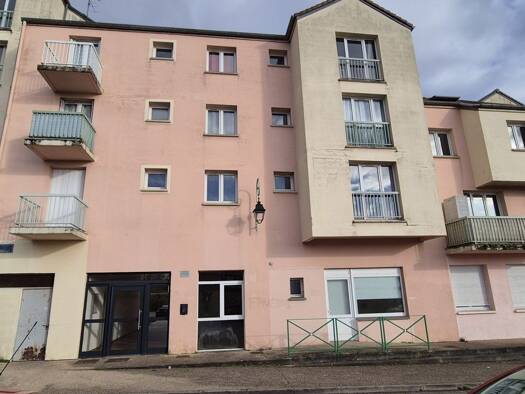 Appartement à vendre 130 000 € 3 pièces 2 chambres 68 m² 1er étage Issou 78440