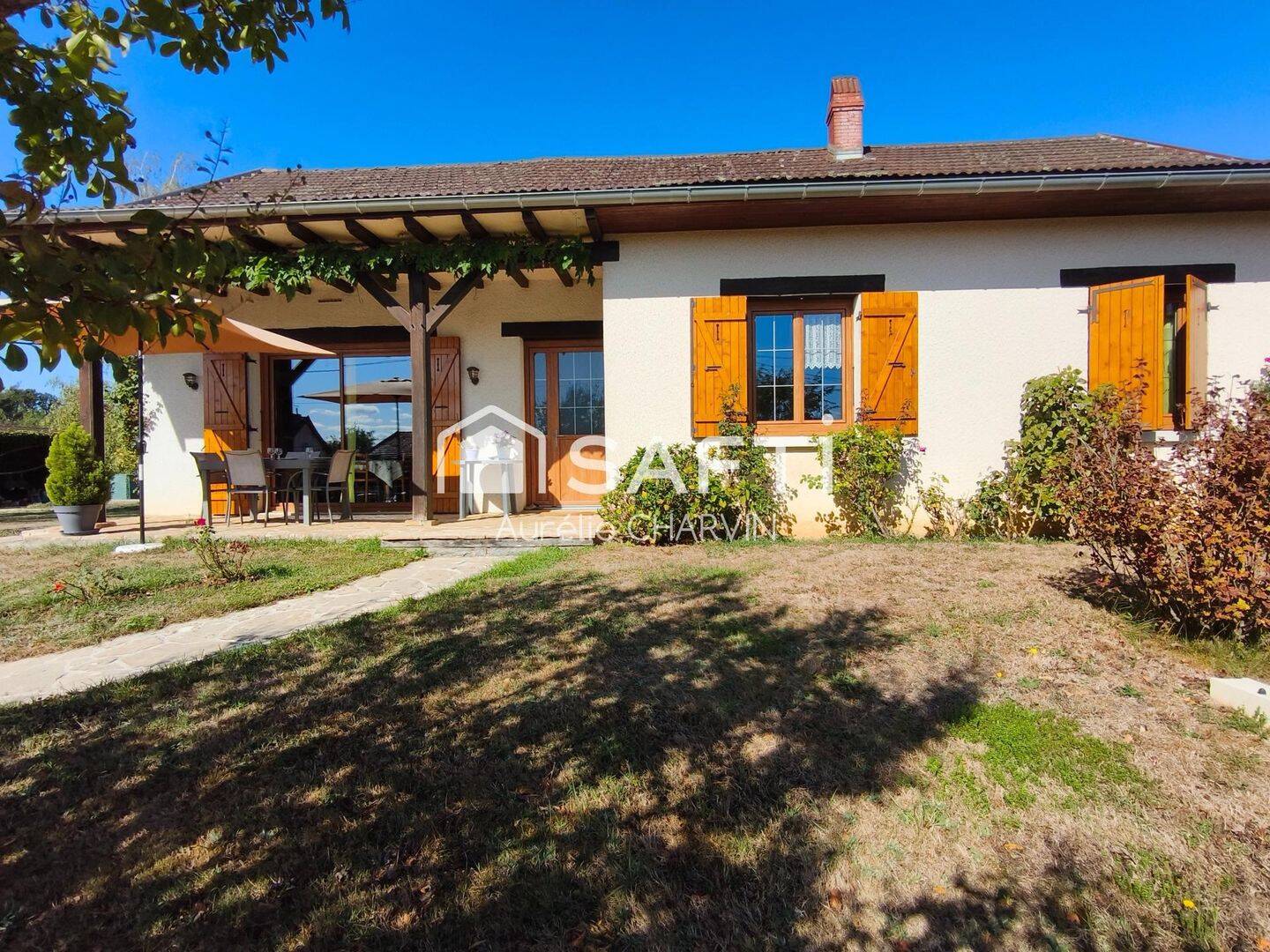 Maison 6 pièces 180 m² · à Bletterans · 180 m² · 268 000 €
