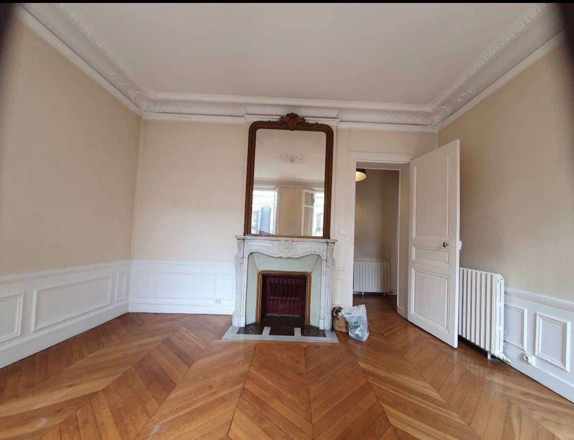 Appartement 3 pièces 66 m² · à Paris 2ème Arrondissement · 66 m² · 2 590 €