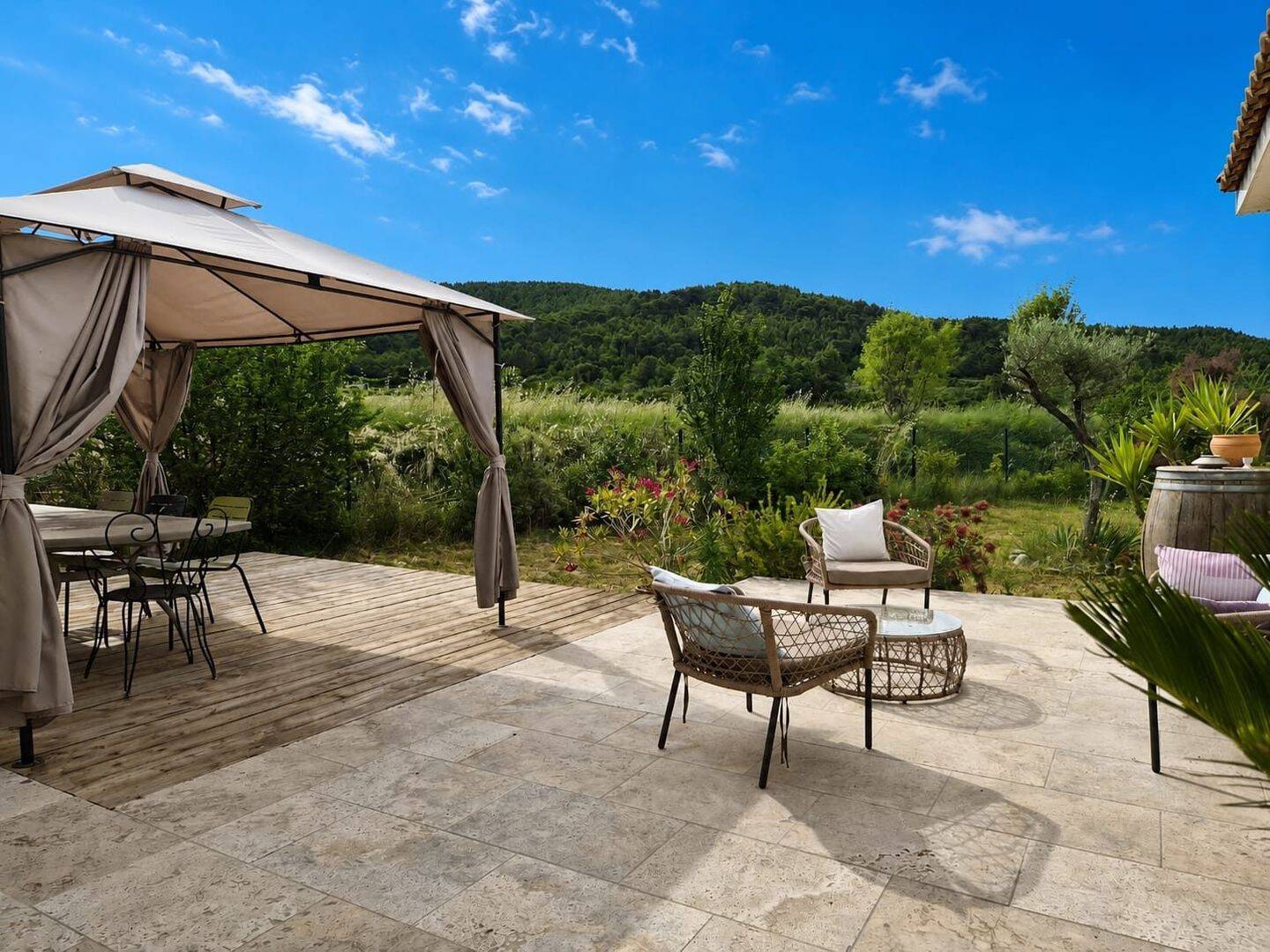 Maison 6 pièces 138 m² · à Montmirat · 138 m² · 385 000 €