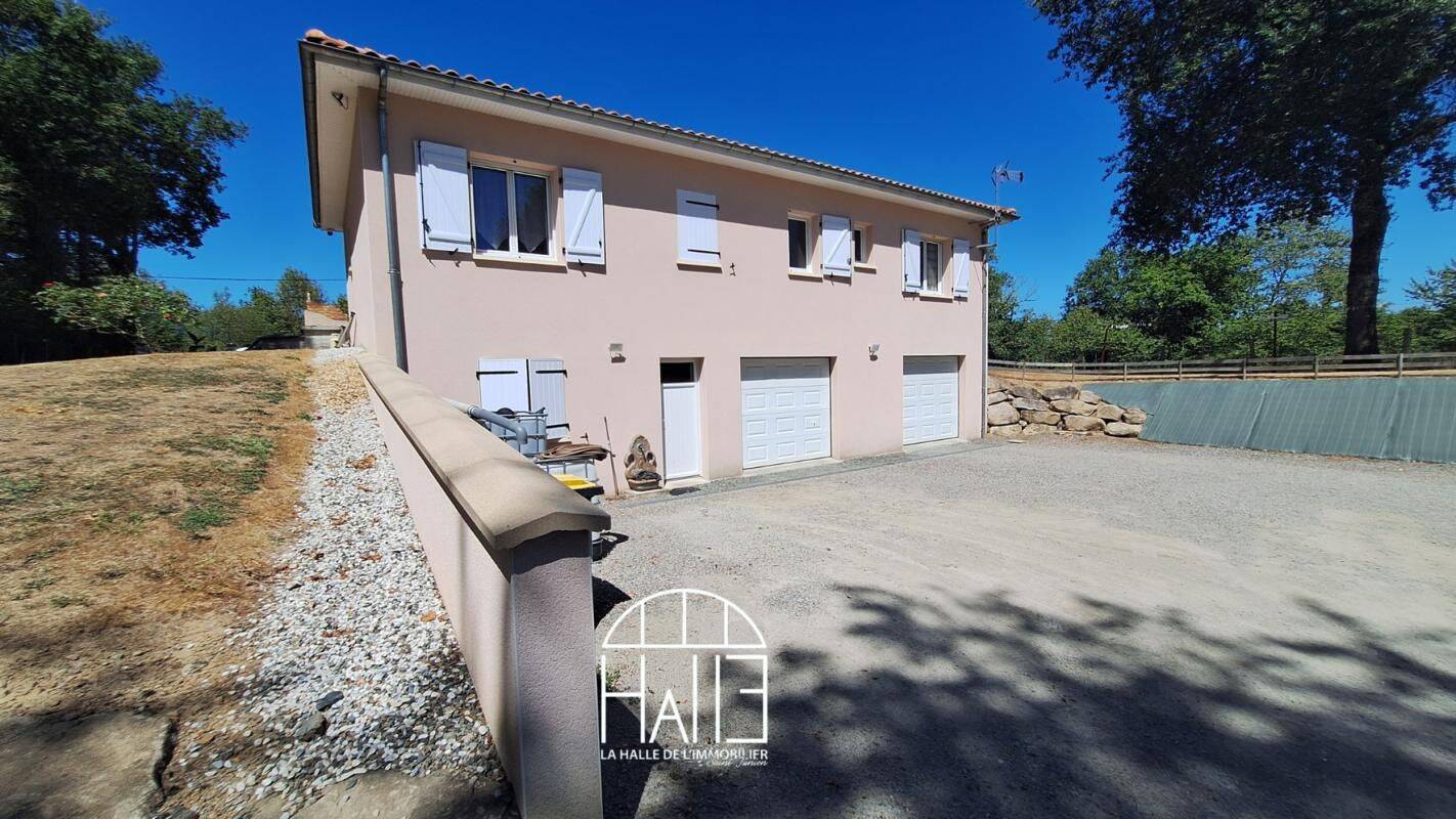 Maison 5 pièces 127 m² · à Chassenon · 127 m² · 249 900 €