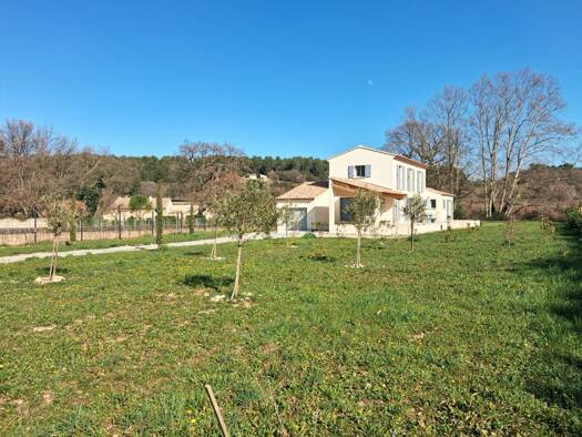 Villa à vendre 680 000 € 5 pièces 4 chambres 145 m² 2 777 m² de terrain Oppède 84580