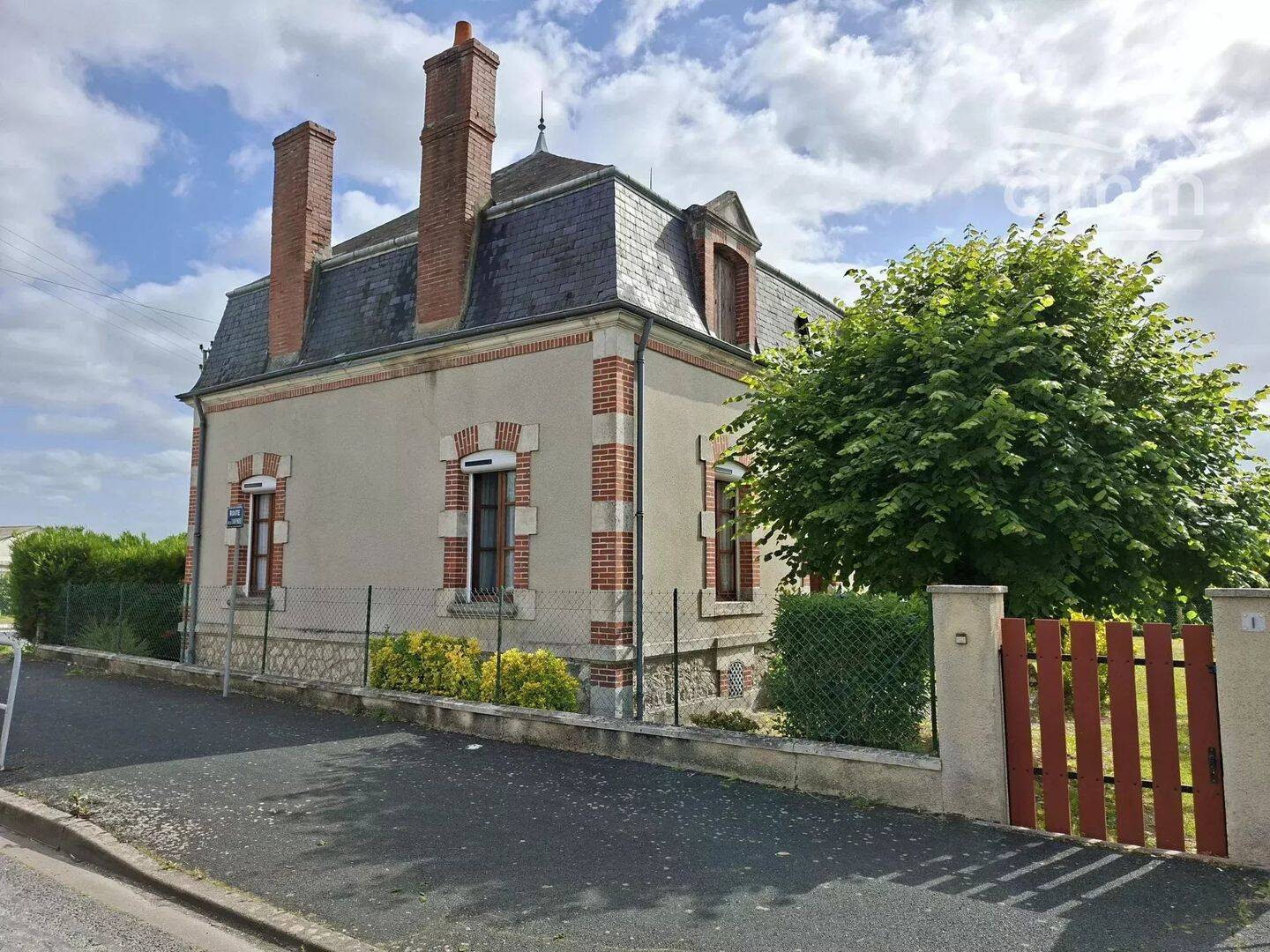 Maison 6 pièces 143 m² · à Neuvy-Pailloux · 143 m² · 1 100 000 €