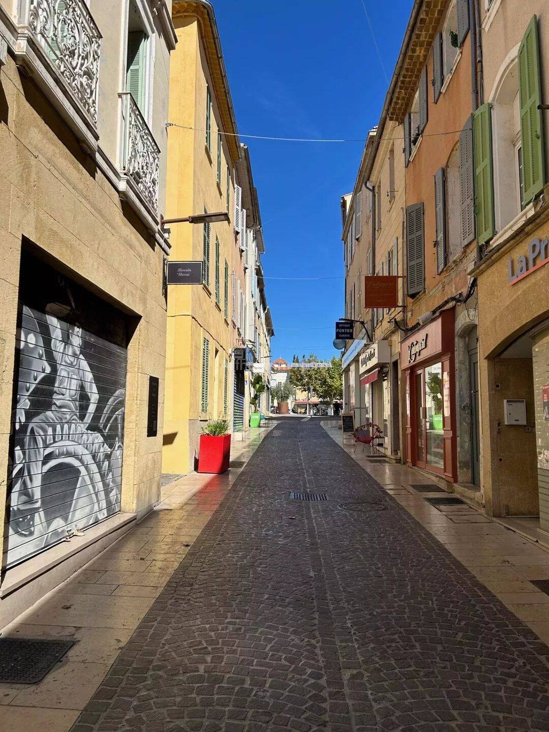 Appartement 1 pièce 28 m² · à La Ciotat · 28 m² · 600 €