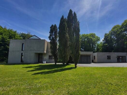 Maison à vendre 332 800 € 11 pièces 5 chambres 250 m² 6 403 m² de terrain Sud Scaër 29390