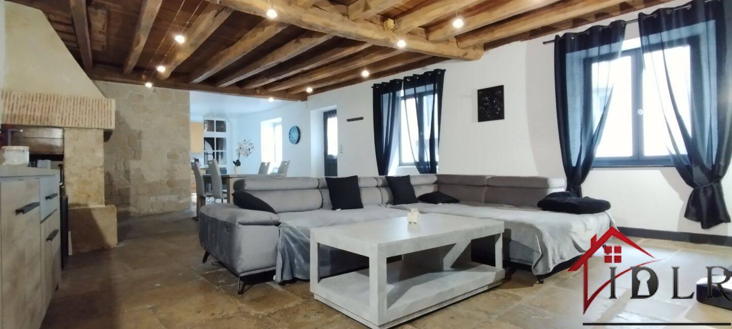 Maison 8 pièces 242 m² · à Langres · 242 m² · 199 000 €