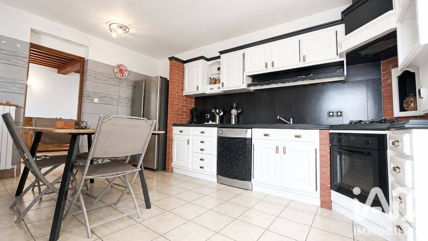 Maison 8 pièces 217 m² · à Cours · 217 m² · 224 000 €