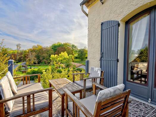 Maison à vendre 599 952 € 7 pièces 3 chambres 141 m² 764 m² de terrain Fargues-Saint-Hilaire 33370