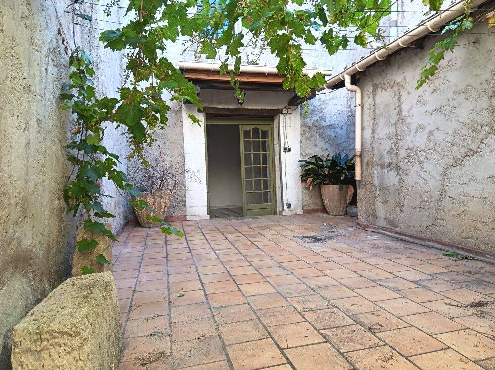Maison 6 pièces 150 m² · à Eyguières · 150 m² · 338 000 €