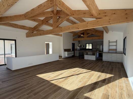 Villa à vendre 1 248 000 € 8 pièces 5 chambres 267,4 m² 3 800 m² de terrain Nans-les-Pins 83860