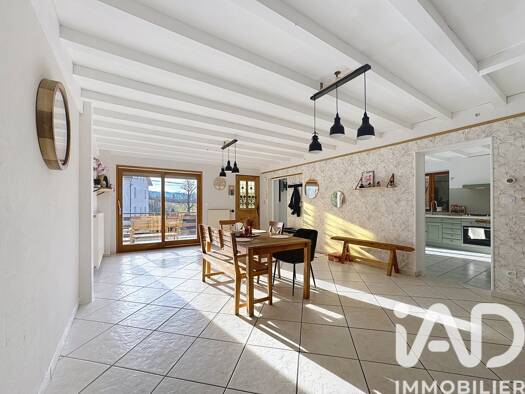 Maison à vendre 250 000 € 6 pièces 4 chambres 186 m² 557 m² de terrain Ravilloles 39170