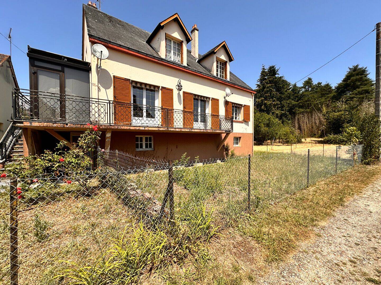 Maison 7 pièces 185 m² · à Brinon-sur-Sauldre · 185 m² · 82 000 €