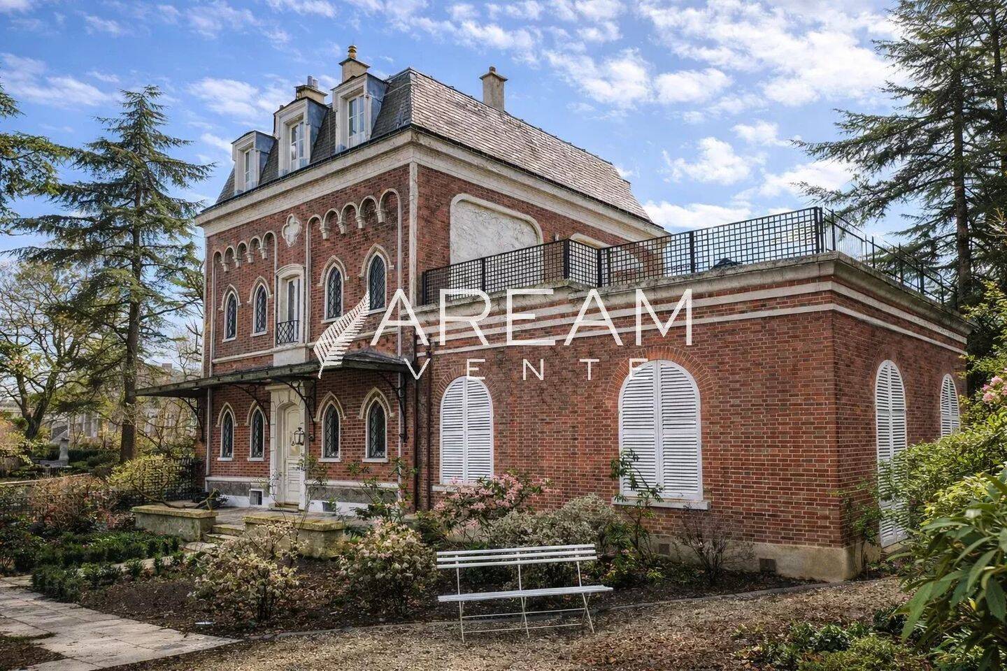 Maison 7 pièces 314 m² · à Saint-Cloud · 314 m² · 2 590 000 €