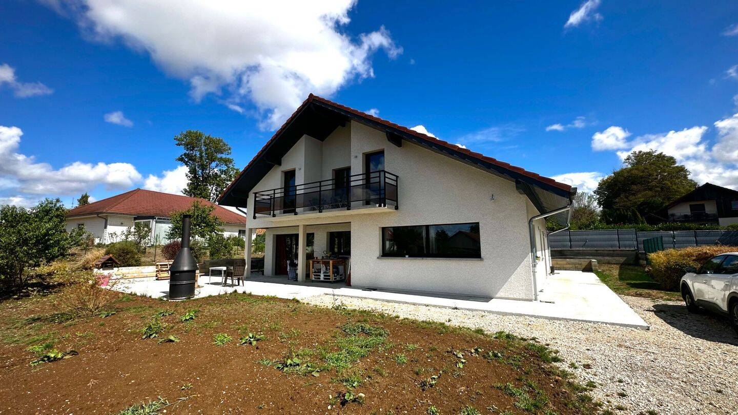 Maison 7 pièces 167 m² · à Bouclans · 166,7 m² · 450 000 €