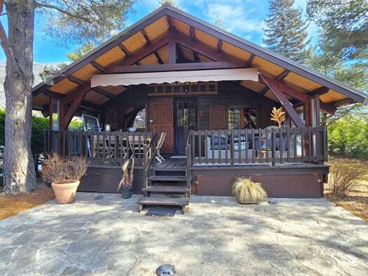 Maison de plain-pied à vendre 334 000 € 3 pièces 2 chambres 57,2 m² 773 m² de terrain Saint-Crépin 05600