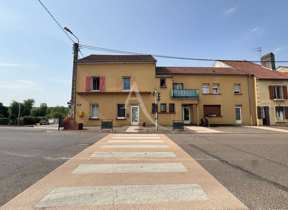 Maison 10 pièces 380 m² · à Port-sur-Saône · 380 m² · 182 000 €