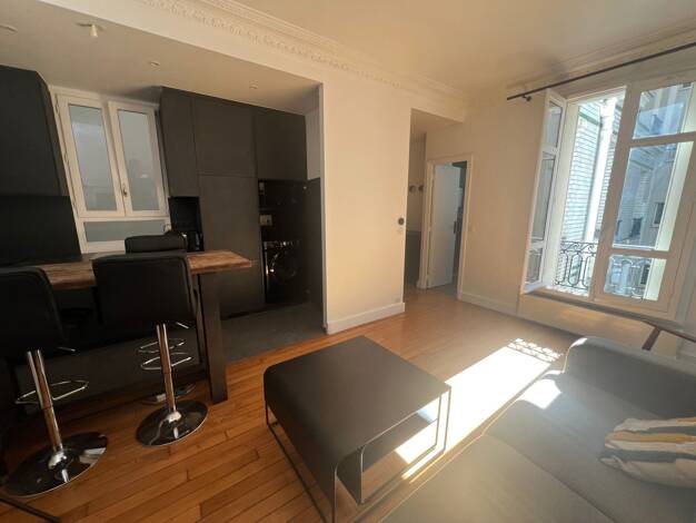 Appartement à louer 1 980 € 2 pièces 1 chambre 40 m² Étage 2/6 Muette Nord Paris 16ème arrondissement 75016