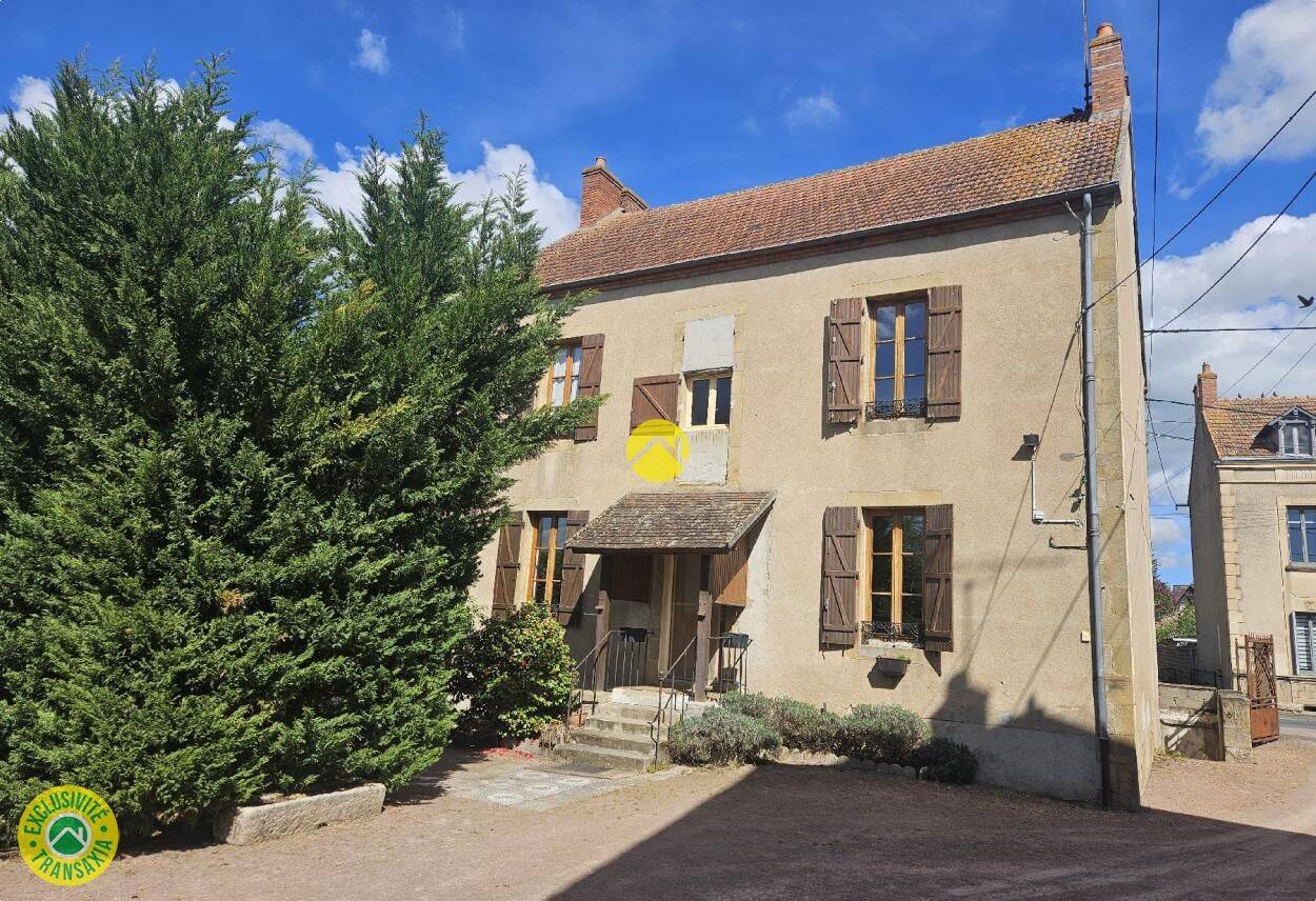 Maison 6 pièces 166 m² · à Cosne-d'Allier · 166 m² · 80 000 €