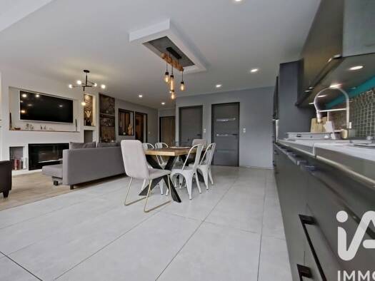 Appartement à vendre 230 000 € 3 pièces 2 chambres 72,7 m² Étage 1/2 Morbier 39400