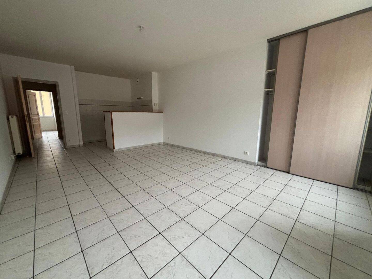 Appartement 4 pièces 77 m² · à Vals-les-Bains · 77 m² · 505 €