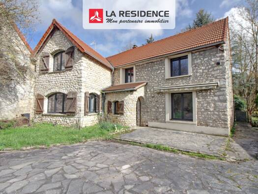 Ferme à vendre 395 000 € 8 pièces 4 chambres 170 m² 2 705 m² de terrain Vert 78930