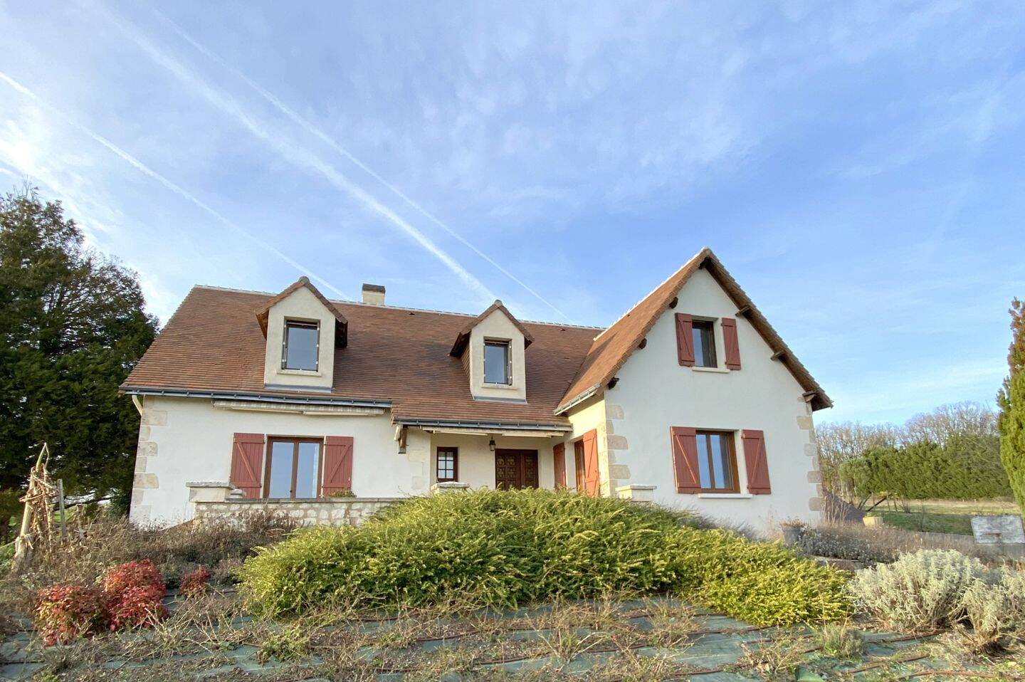 MAISON de 173 m² sur sous-sol + garage de 47 m² + atelier de 41