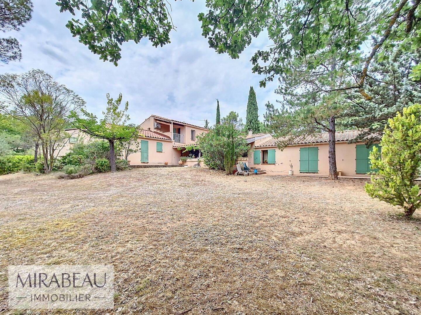 Maison 7 pièces 252 m² · à Pierrevert · 252 m² · 470 000 €