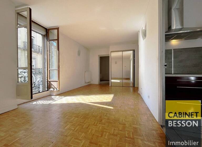 Appartement à vendre 179 000 € 3 pièces 2<br/>chambres 62,6 m²<br/>superficie 1/4<br/>étage Centre-ville - Victor Hugo Grenoble 38000