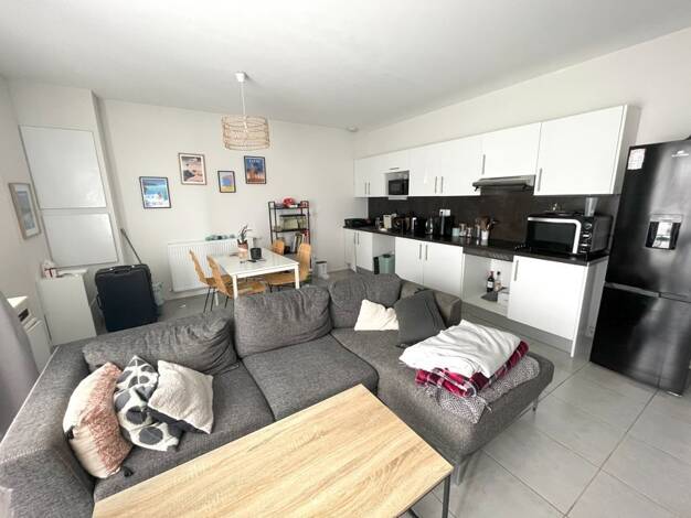 Appartement à vendre 216 000 € 3 pièces 2 chambres 61 m² Étage 2/3 Centre Blagnac 31700